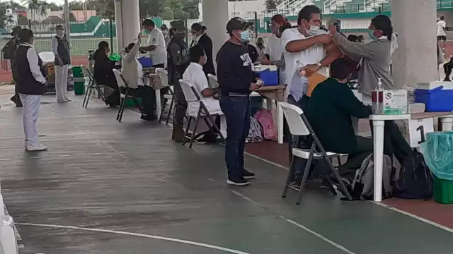 La campaña continuará el día de mañana en horario de 8 a 6 de la tarde o hasta que se acaben las vacunas