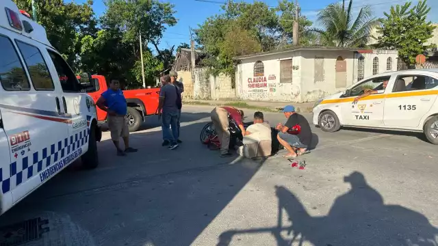 Motociclista resultó con grave fractura en avenida Juárez