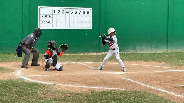 Taxistas de Cancún dejaron tendidos a los Astros de Astra y Broncos de la Región 95