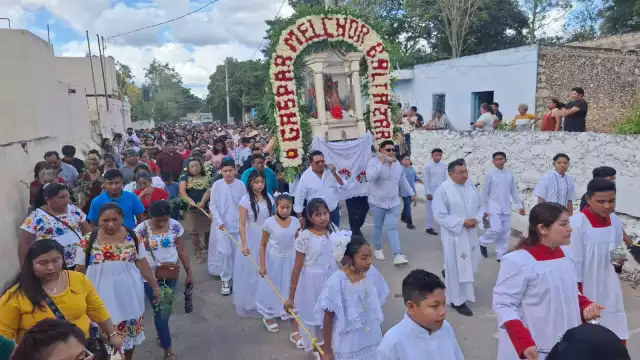 Los Tres Reyes Magos recorrieron las calles de Pocboc