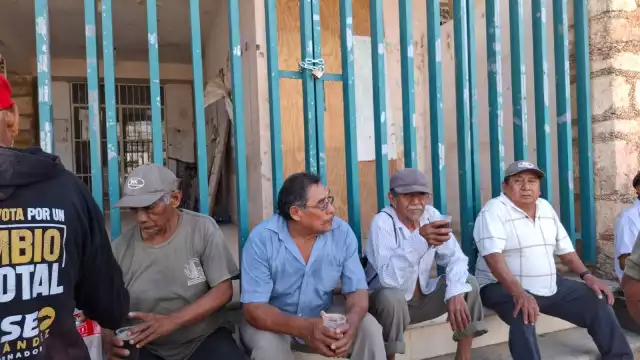 Ejidatarios cierran la Comisaría Ejidal en protesta por la entrega de recursos a dos campesinos sin documentación en regla