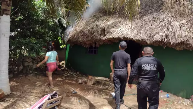 El techo del predio es de palmas de guano; la madre del menor salió a comprar y en ese instante sucedieron los hechos