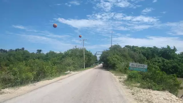 Comisario ejidal de El Cuyo exhorta a los pobladores a conservar sus propiedades ante el creciente turismo