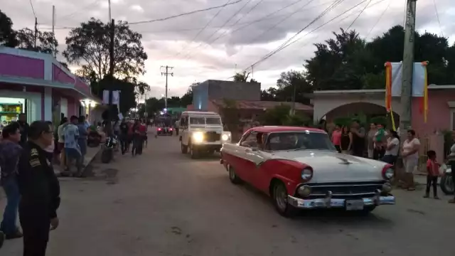 Todo el centro de la población, estuvo adornados, incluso el parque central