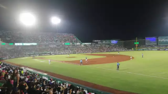Leones de Yucatán va perdiendo ante los Pericos de Puebla