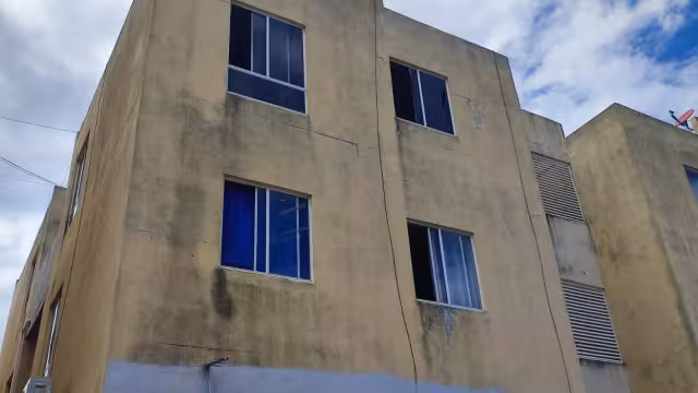 Los Bomberos recomendaron a los propietarios de las viviendas no sobrecargar las tomas de corriente y dejar desconectado algunos otros electrónicos