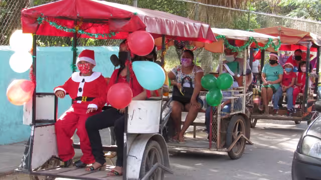 Mototaxis transportaron a los escolares respetando los protocolos sanitarios