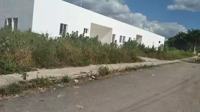 El edificio se comenzó a construir en octubre del año pasado, aunque en septiembre del ciclo en curso fue desmantelado y vandalizado por desconocidos