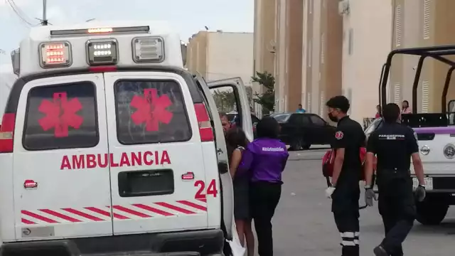 Los paramédicos valoraron que la mujer necesitaba ser llevada al Hospital General de Cancún, luego de ser presuntamente abusada
