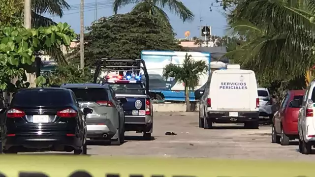 Trascendió que el cuerpo ensabanado hallado en la Región 246 Cancún, estaba bañado en sangre y que tenía heridas, sin confirmar el tipo de las anteriores