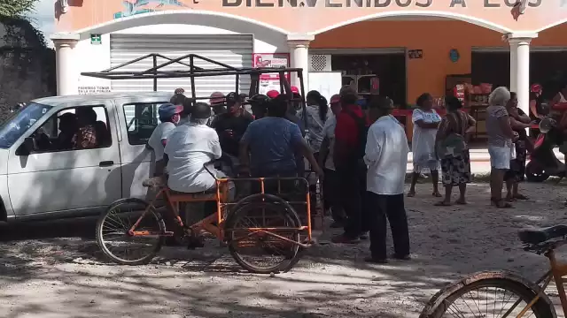 Los habitantes se reúnen con la Alcaldesa de Hunucmá