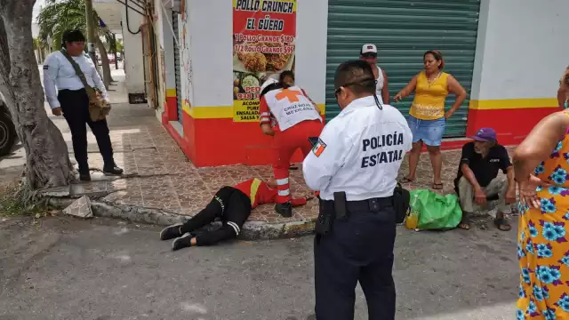 Al lugar llegaron elementos de la policía, pero también paramédicos de la Cruz Roja