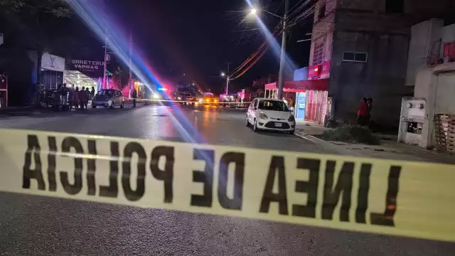 Ataque armado deja lesionados en taquería de Cancún