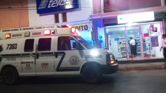 Joven empleada sufrió un bochornoso momento