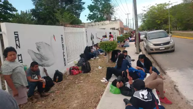 Los estudiantes hicieron fila desde el pasado jueves