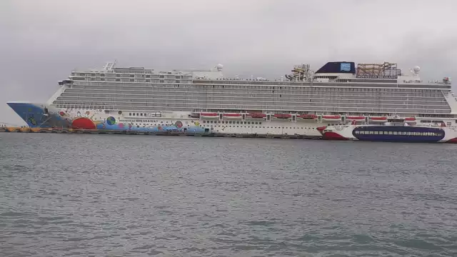 El Norwegian Breakaway es uno de los cuatro cruceros que llegaron este 15 de febrero a Cozumel
