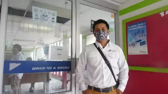 Carlos Ruiz Fernández, cartero del puerto.