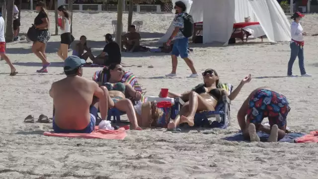 Malecón de Progreso en este tercer sábado de puente, por la tarde