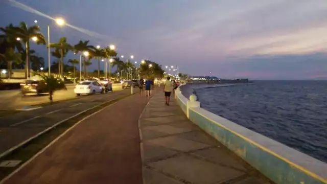 El malecón de Campeche tiene una extensión de 6.3 kilómetros de largo