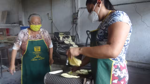 La alimentación básica de la población en el país es la tortilla