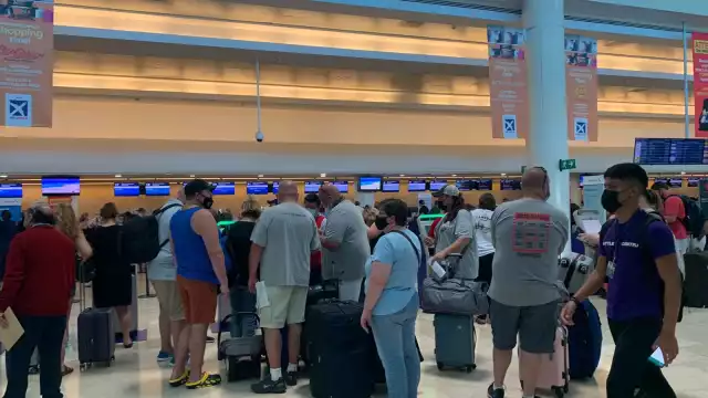 Algunas salidas internacionales desde el aeropuerto de Cancún se retrasaron hasta cuatro horas