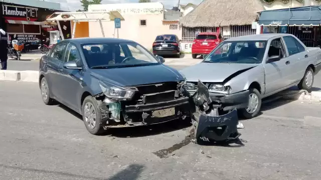 Solamente se registraron daños materiales en el choque