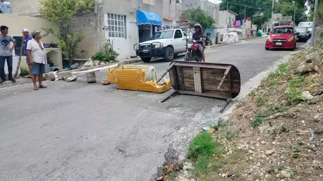 Las quejas más recurrentes son en referencia a postes en mal estado y los apagones.