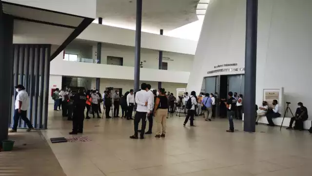 La primera sesión del Congreso empezó a puerta cerrada