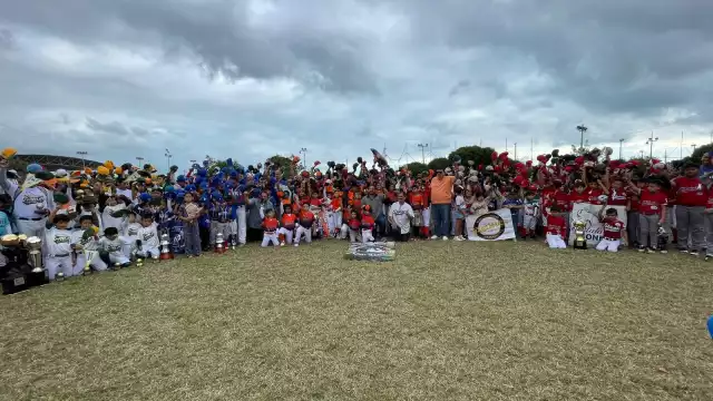Se celebró la ceremonia de inauguración del XXVI Torneo de la Liga de Beisbol Infantil y Juvenil “Vinicio Castilla”