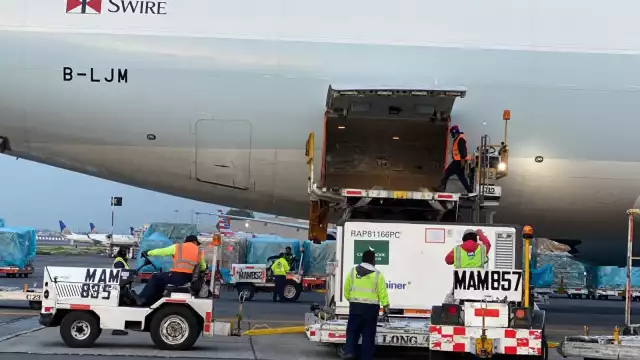 El cargamento fue recibido por autoridades de Birmex