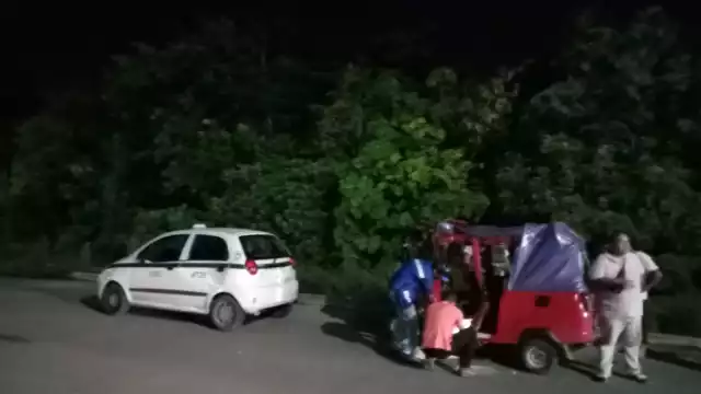 Tras el impacto el mototaxi salió proyectado hacia su lado derecho, ahí impacto otro taxi que circulaba