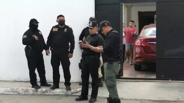 El niño se quedó dentro del vehículo con los seguros puestos y las llaves en el interior de la unidad, en el Centro de la ciudad