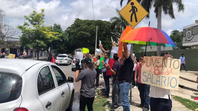 Mestros piden un alza del 8% a sus salarios