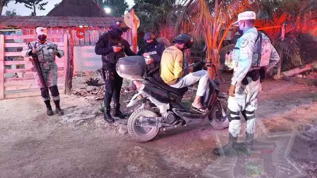 Por alrededor de tres horas, los uniformados continuaron con sus recorridos