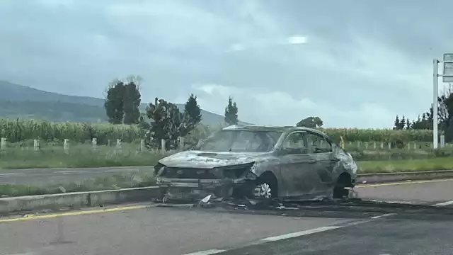 Varios vehículos fueron incendiados durante la madrugada de este sábado en Zacatecas