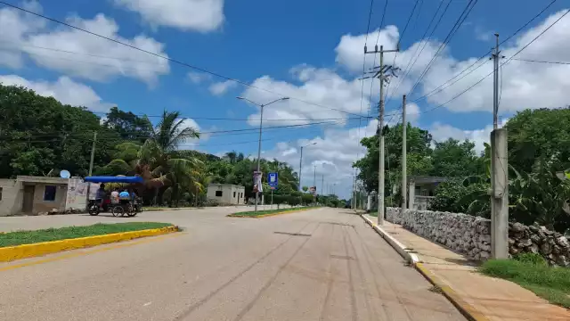Decenas de familias, una secundaria y la Escuela de Enfermería llevan dos días sin luz en Tenabo.
