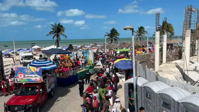 Se registró gran afluencia de personas en el malecón