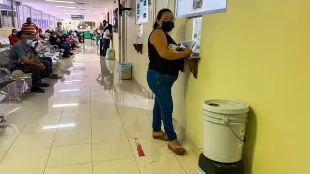 Hay más de 200 tipos del virus, cerca de 40 afectan los genitales