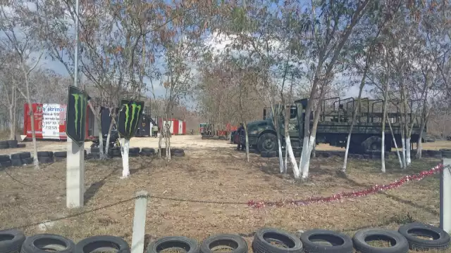 La SSP Yucatán junto al Ejército combaten el incendio en la Mérida-Progreso