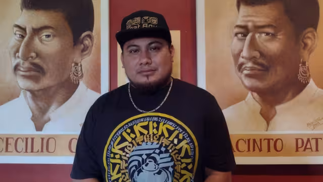 El joven decidió crear rap-maya inspirándose en un cantante local que es conocido como Santos Santiago