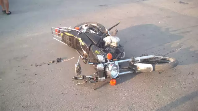 La motocicleta del hombre atropellado terminó tirada en la calle en Chocholá
