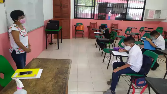 Padres de familia temen que sus hijos se contagien por las clases presenciales