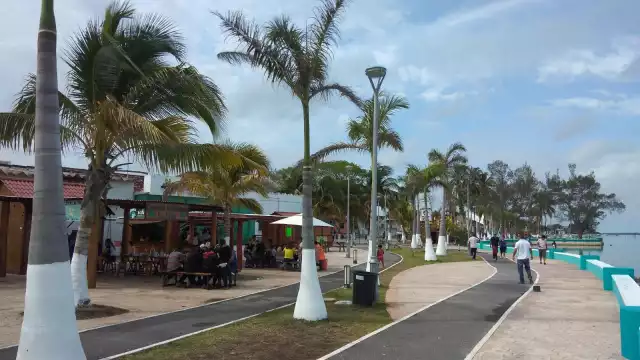 Según los lugareños, Sabancuy tiene las playas más hermosas de Campeche; su color verde turquesa es una grata experiencia para los visitantes