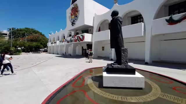 Durante el simulacro en Cancún, se rescatará a dos personas que quedaron 'atrapadas' en un incendio dentro del Ayuntamiento de Cancún