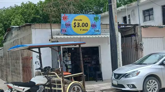 En Escárcega, Campeche, un vecino roba dinero y una tablet de un negocio de chacharas en la colonia Centro.