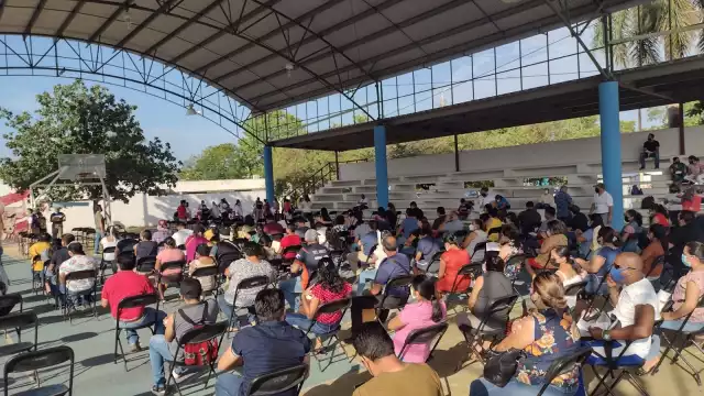 Los docentes esperan su vacuna contra el virus