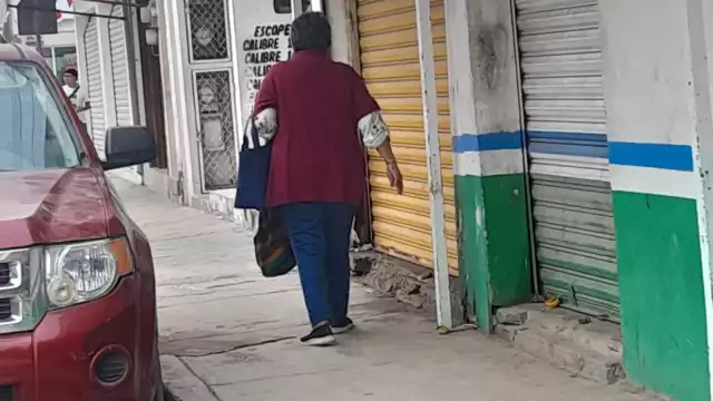 Pobladores de Escárcega sacaron sus abrigos este viernes