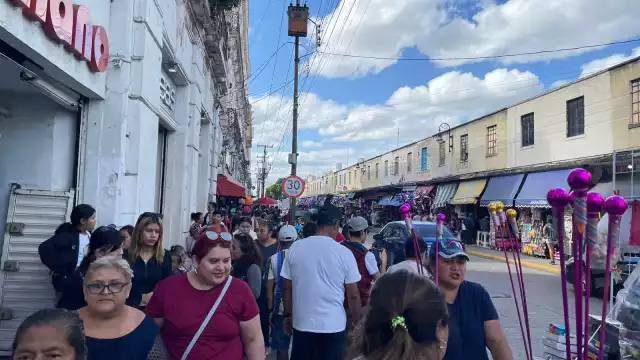 El Centro de Mérida registra un 'mar de personas'
