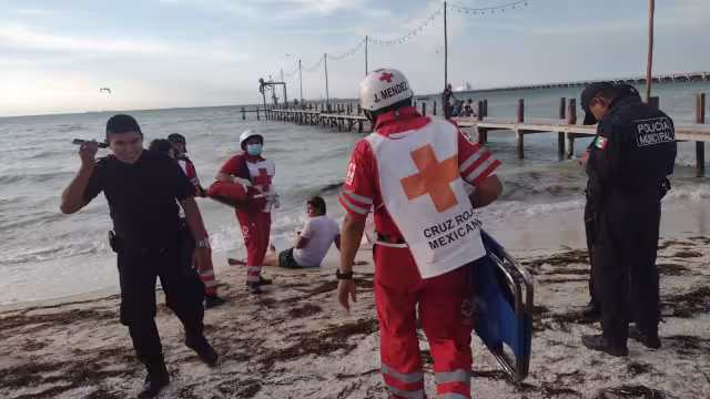 De nuevo surgen opiniones controversiales con respecto a un incidente en la playa, pues un visitante se lesionó por no haber señalamientos de advertencia