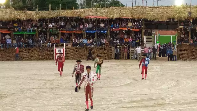 Los palqueros supervisaron los protocolos en la entrada